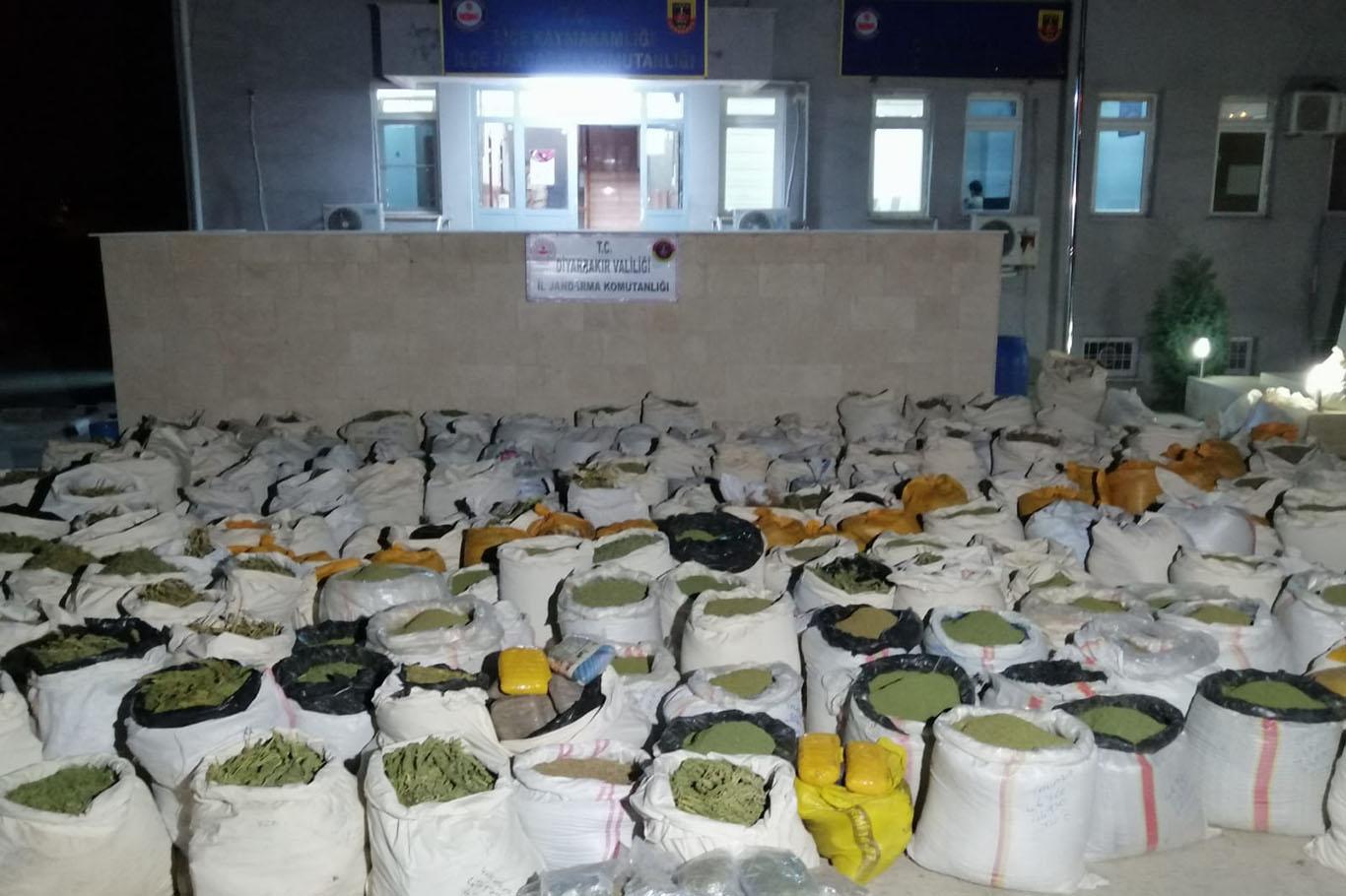 PKK’ye yönelik operasyonda 5 ton esrar ele geçirildi PKK’ye yönelik operasyonda 5 ton esrar ele geçirildi